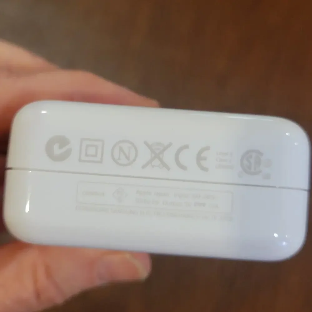 GENUINE APPLE USB POWER ADAPTER A1102